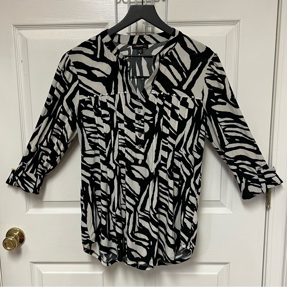 Cocomo Black and White Zebra Pattern Blouse